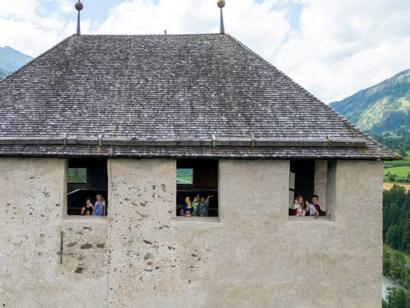 Einmal auf den Bergfried (c) Museum Schloss Bruck, Foto Markus Mayr
