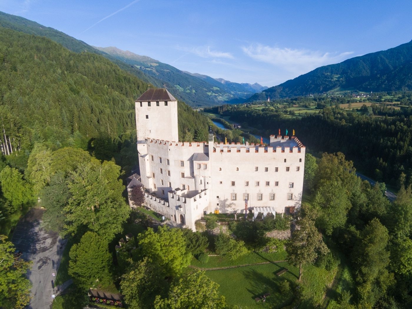 Schloss Bruck (c) Brunner Images