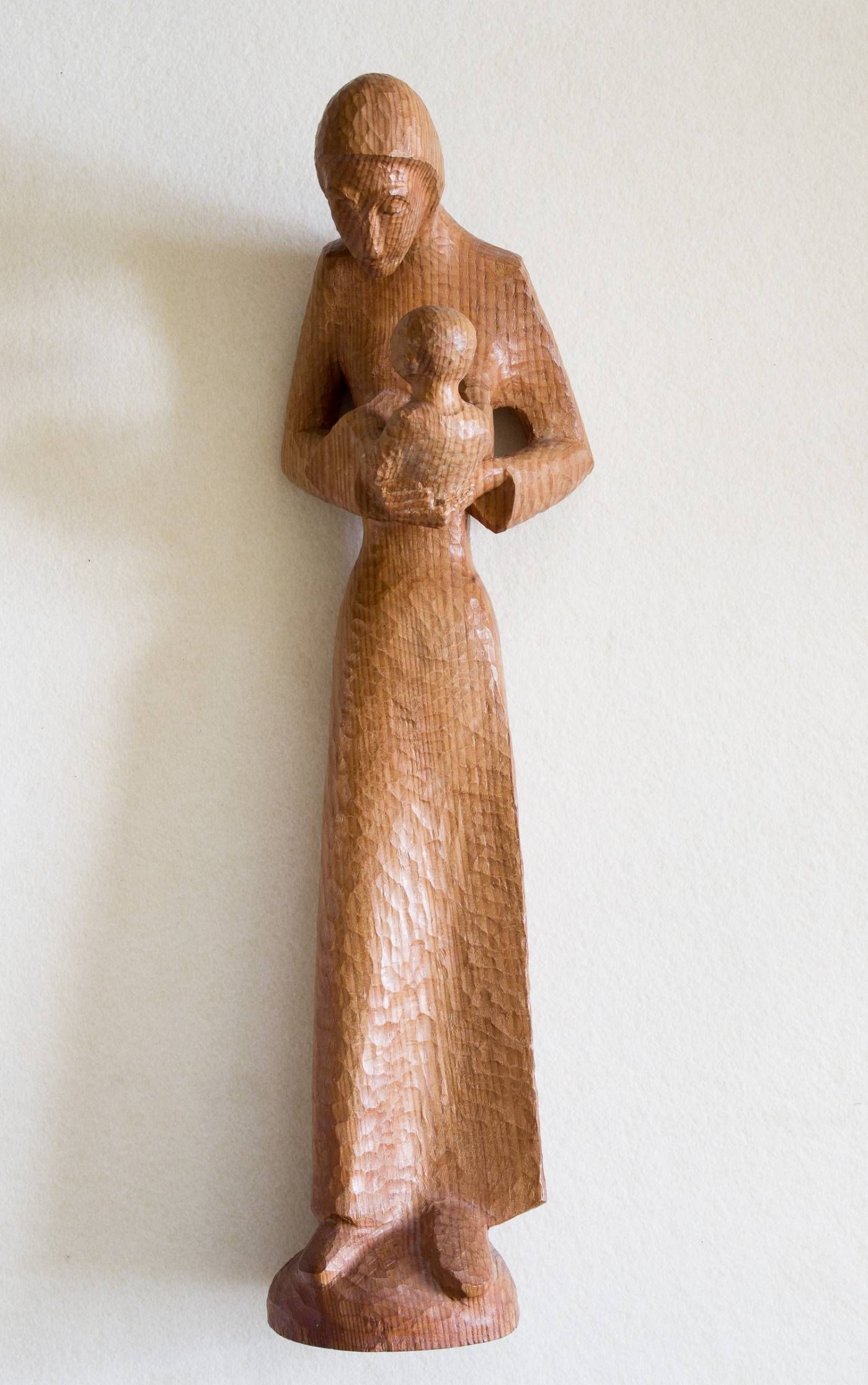 1950er_Madonna mit Kind_Lärche_60cm (c) Eleonora Bliem-Scolari