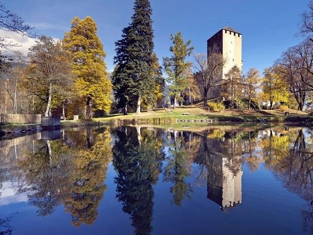 Herbstansicht I Schloss Bruck, (c) Stefan Weis